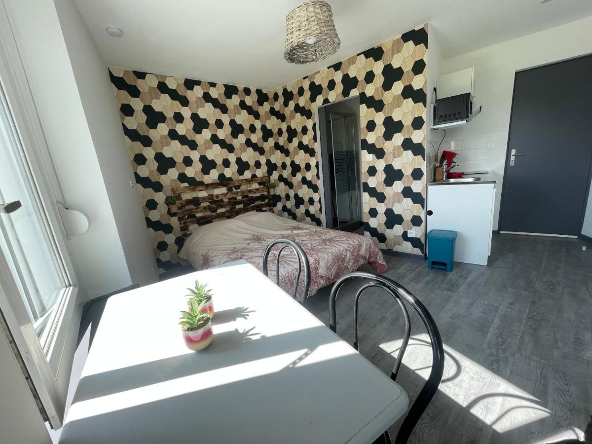 Studio Petit Plus Gaming ! Calais Buitenkant foto