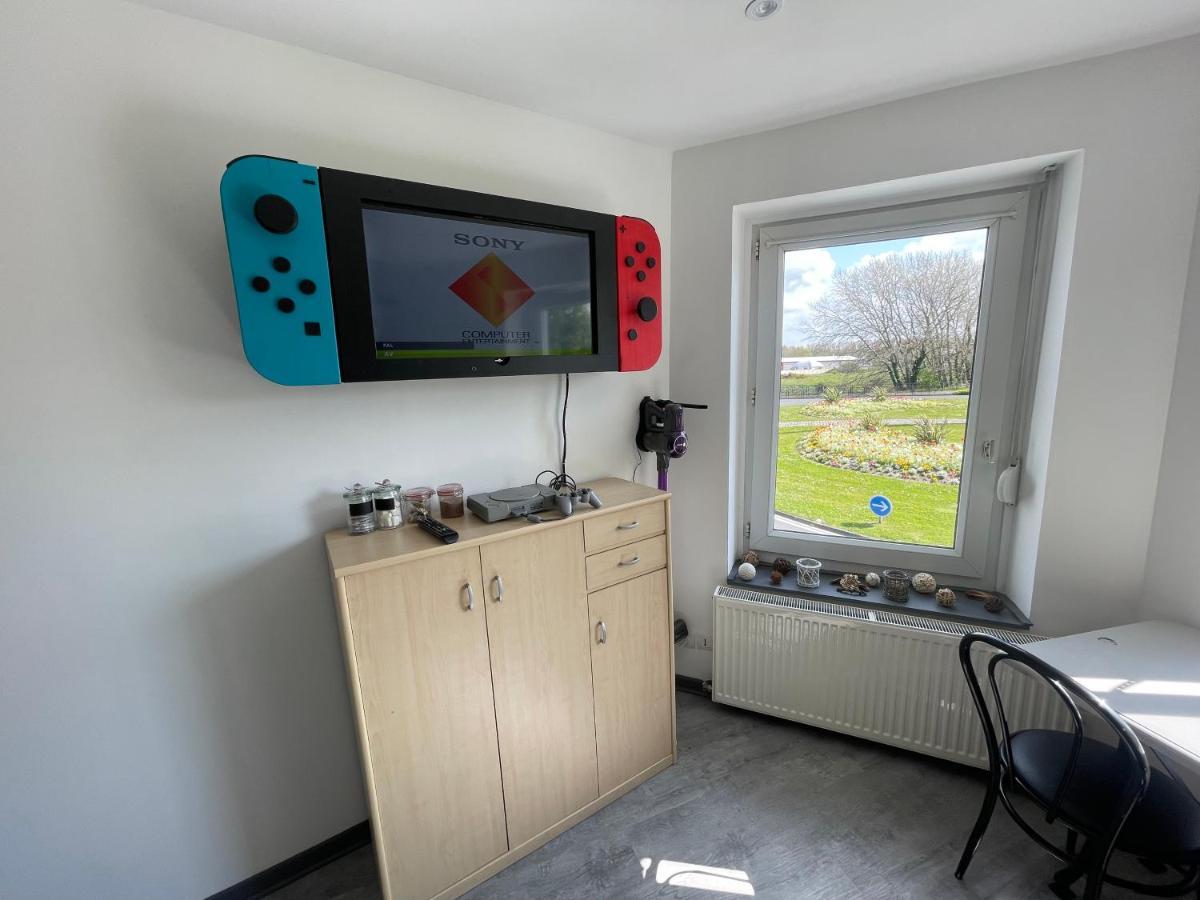 Studio Petit Plus Gaming ! Calais Buitenkant foto